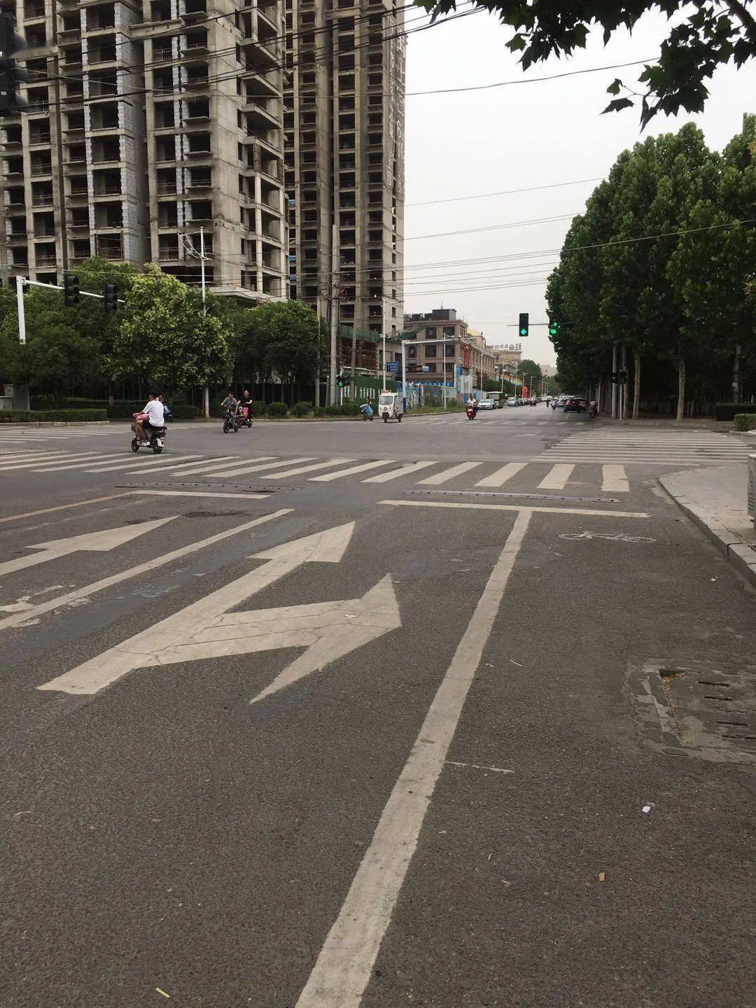 恢复通行,禹州华夏大道,府西路限行路桩均已拆除!