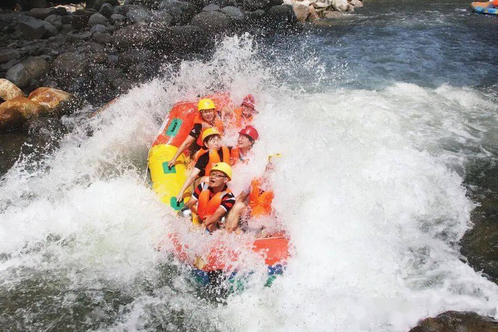 就来这里升级版"王者峡谷"给你全新的感官刺激漂流