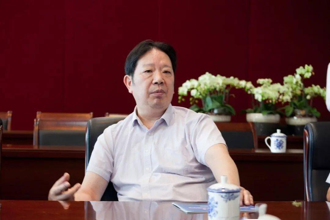 座谈会上,市文广旅局副局长唐文健从阵地建设,总分馆建设,阅读活动等