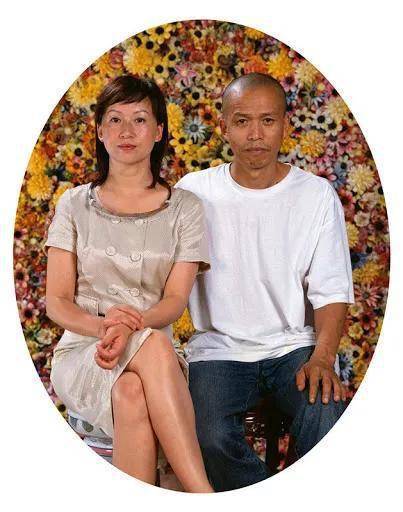 割下自己肋骨给女朋友戴,被专家痛批:无下限的疯子_何云昌