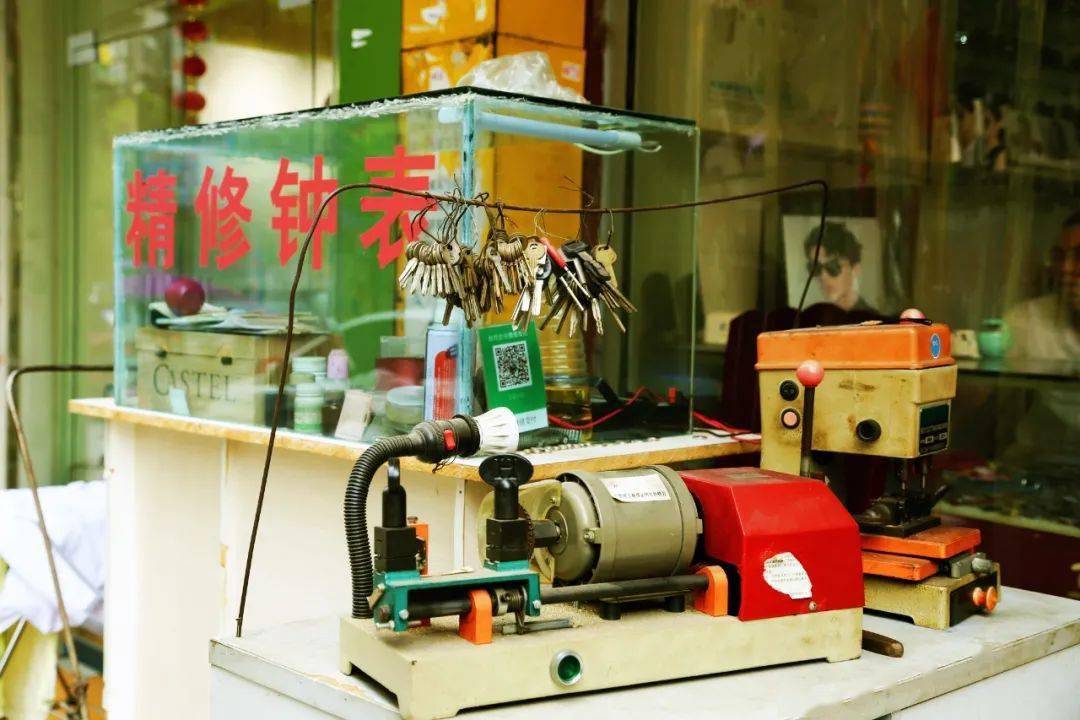 ▍《配钥匙》一把钥匙能打开一扇门心门却是没有钥匙的开启一颗真心的