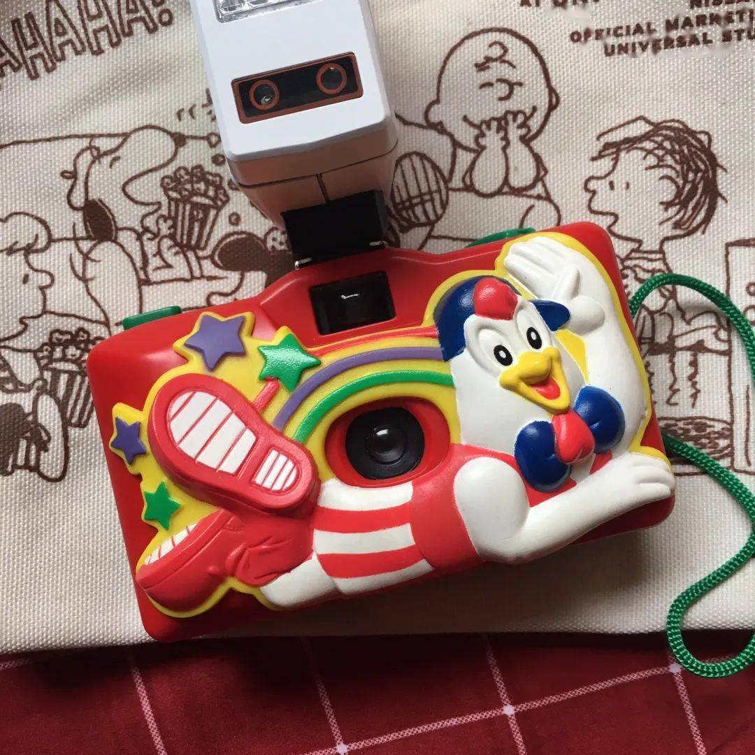 奇奇手表 ·——肯德基的吉祥物奇奇一只动作神态都很有戏的鸡早期