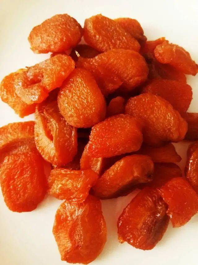 酸甜可口的杏脯蜜饯,制作方法简单,无任何添加剂,让您吃的放心