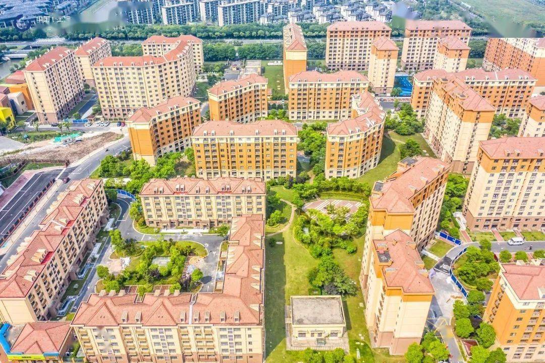 宜浩欧景是上海市为支持临港地区开发建设而建造的首个"双限双定"商品