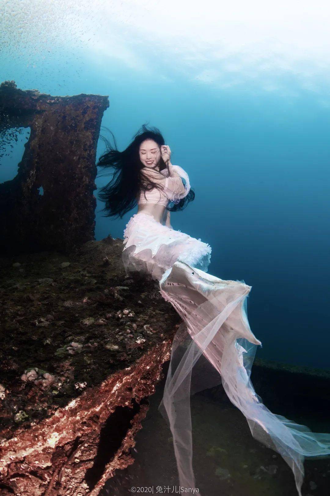 海底美人鱼你的美严重超标啦