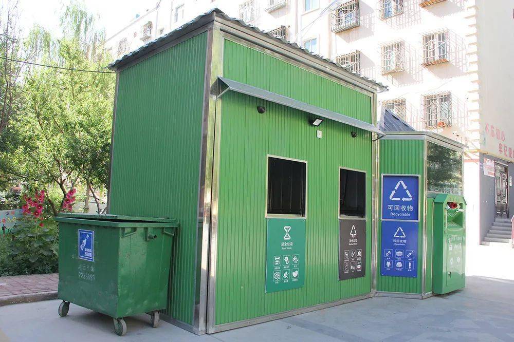 这种新型垃圾分类房最大的好处就是干净卫生."张女士说.居民