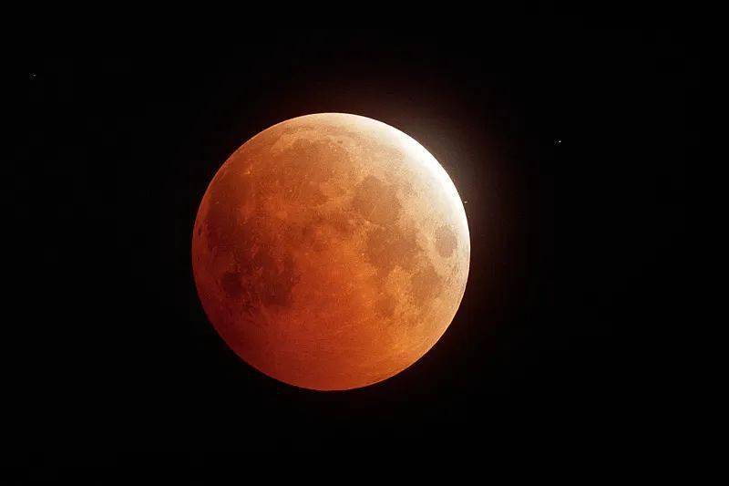 据了解,2020年一共出现四次"半影月食"现象,我国可见其中三次,其中