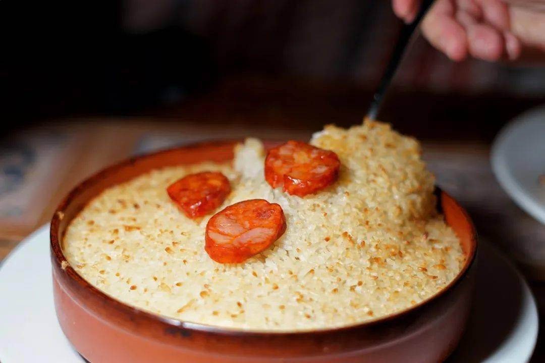 「沙甸鱼」等等都是值得一试的经典品尝菜单上一道经典「马介休」