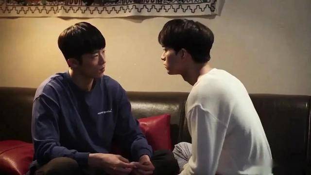 种种迹象,令姜国胆怯,他猜测或许泰周真的想要推开自己吧……站在上帝