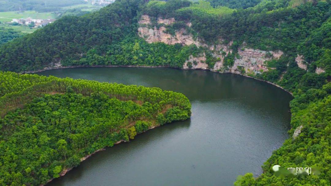 风景如画航拍被誉为宾阳的小桂林露圩百合水库