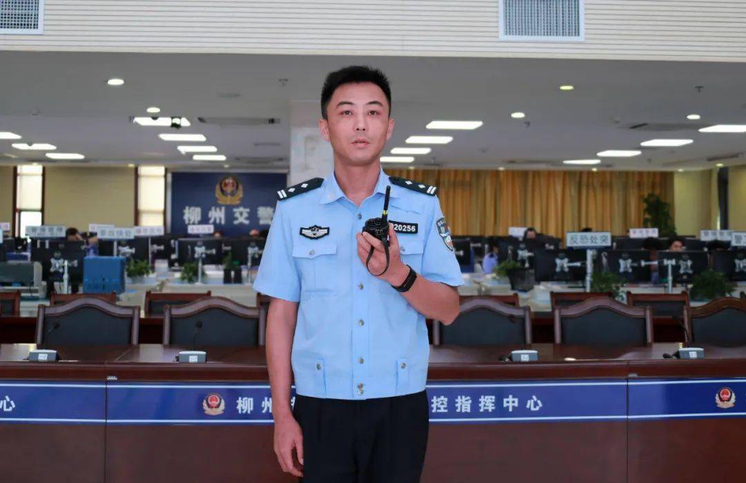交警指挥处警大队副大队长 龙海勇