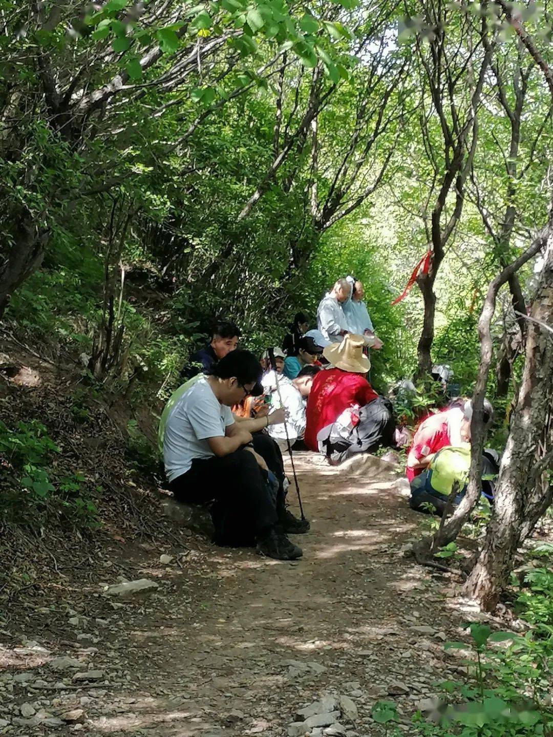 夜爬灵山赏星观日出北灵韭菜香环保励志穿越拉练中国梦登山队第