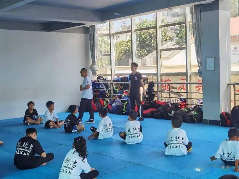 祝贺熊朝忠拳击俱乐部蒙自馆成功开班滇南拳迷有福了