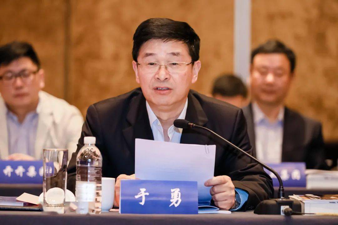 浙江省驻沪办主任陈东凌,副主任章春华,中国建设银行上海市分行副行长