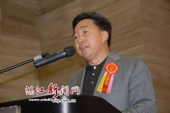 2018年12月1日,吴刚的搭档,时任遂溪县委常委,常务副县长肖培舜(1964