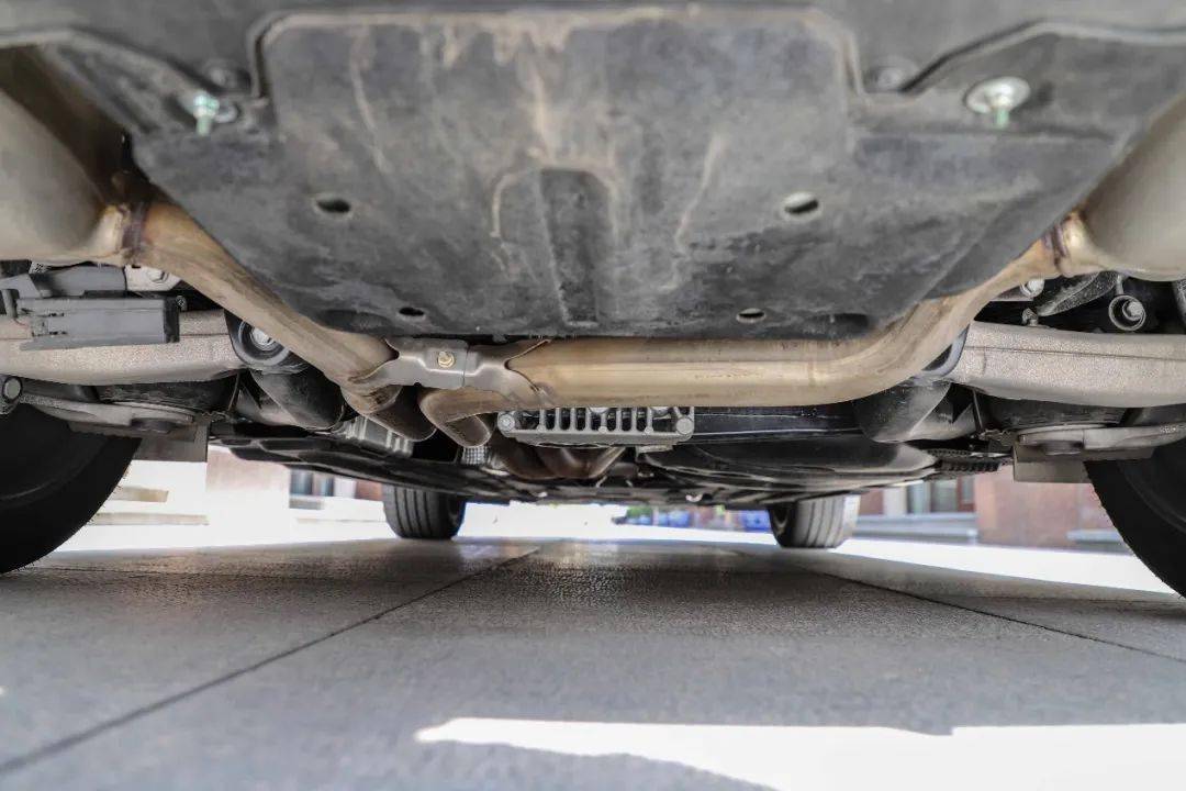 依旧热血试驾保时捷macans