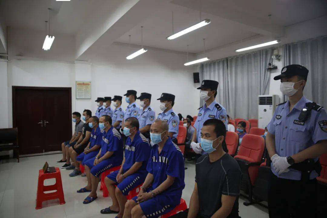 荔波:蒙应拢等恶势力犯罪集团案,二审维持原判据了解,神泉瀑布是一道