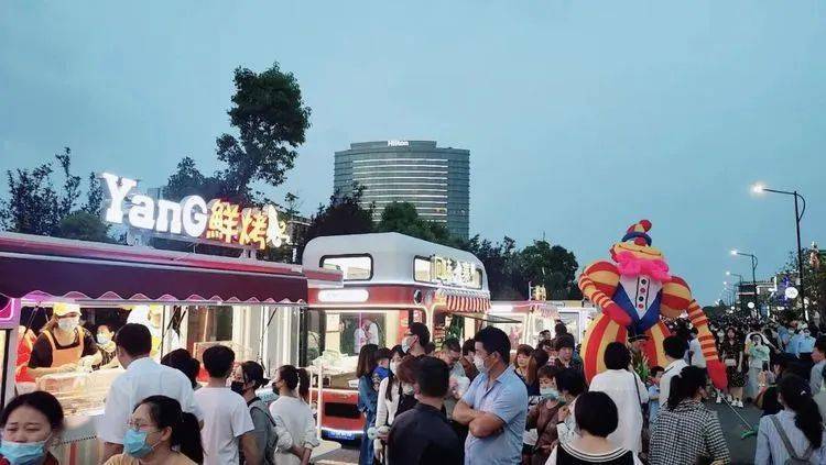 52辆网红餐车点亮地摊经济那些有意思的摆摊车设计