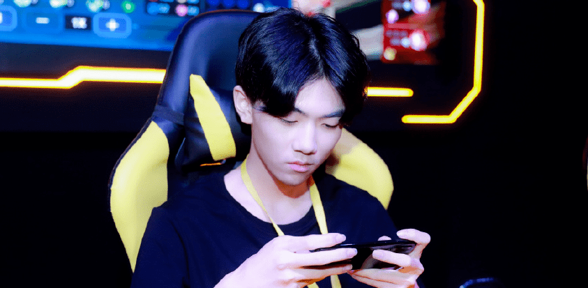 主播韩涵与best爆发冲突,巅峰赛选人起矛盾!