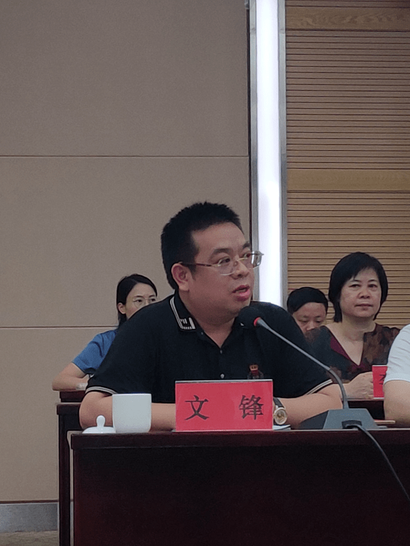 广东省商务厅一级巡视员殷焕明对崇左市人民政府多年来给予粤桂扶贫