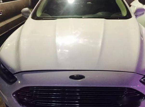 汽车前机盖上的两条线有啥用驾校教练常提醒可拿到驾照就忘了