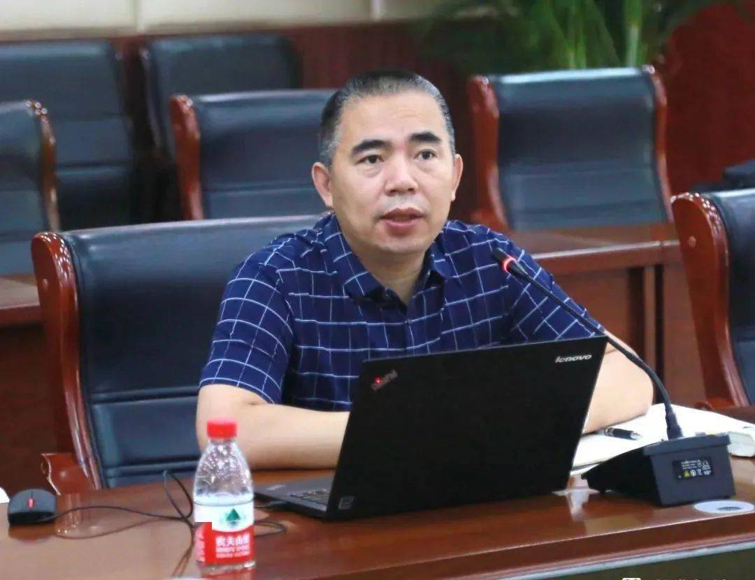 6月12日上午,北京科技大学教授,博士生导师孙彦辉和陈银莉来到裕华