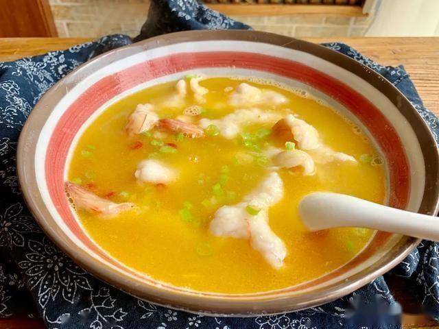 大虾别再水煮了教你做成虾片汤酸辣爽口虾片滑嫩超级好吃