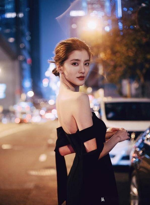 张馨月近照身材变l码看了这筋肉腿难怪林峯还没娶她