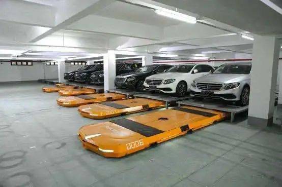 【智能】机器人帮你停车的智慧停车场年底投用!