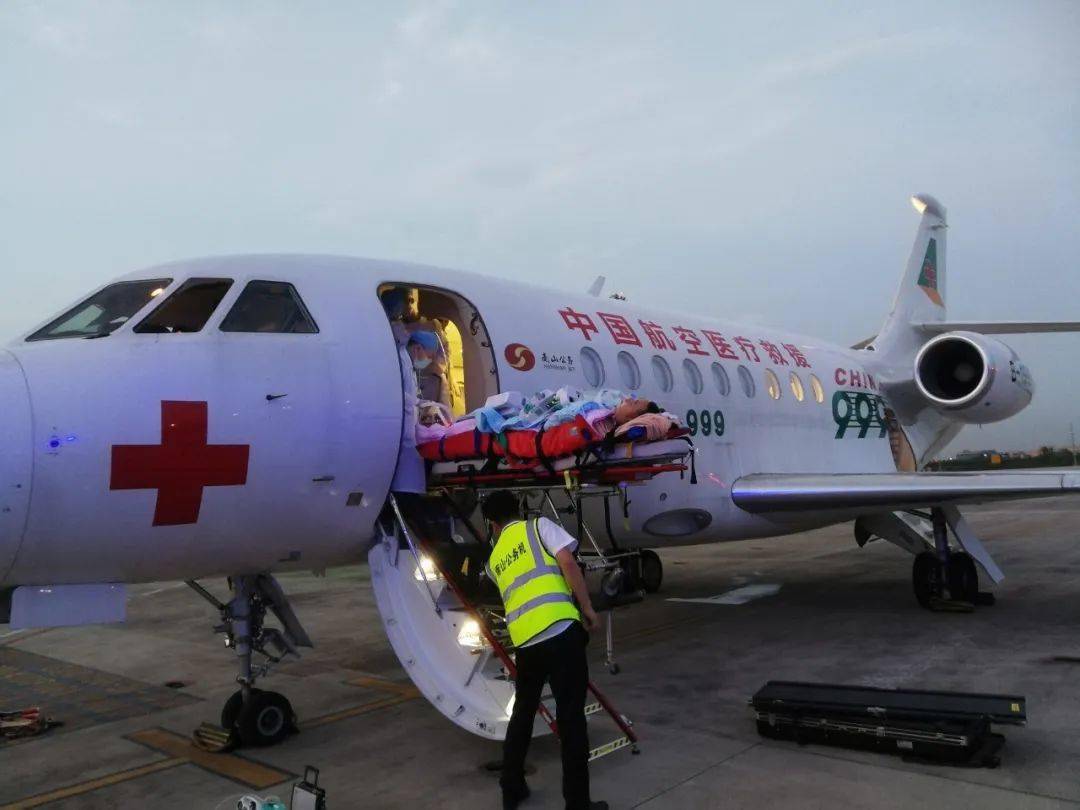 北京市红十字会999紧急救援中心专业航空医疗救援固定翼飞机早已等候