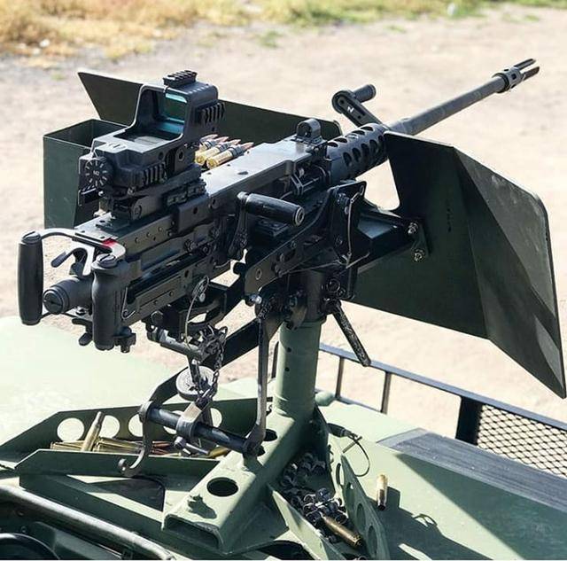 现代武器杂图一组能量都不小机枪的威力在这里面倒数