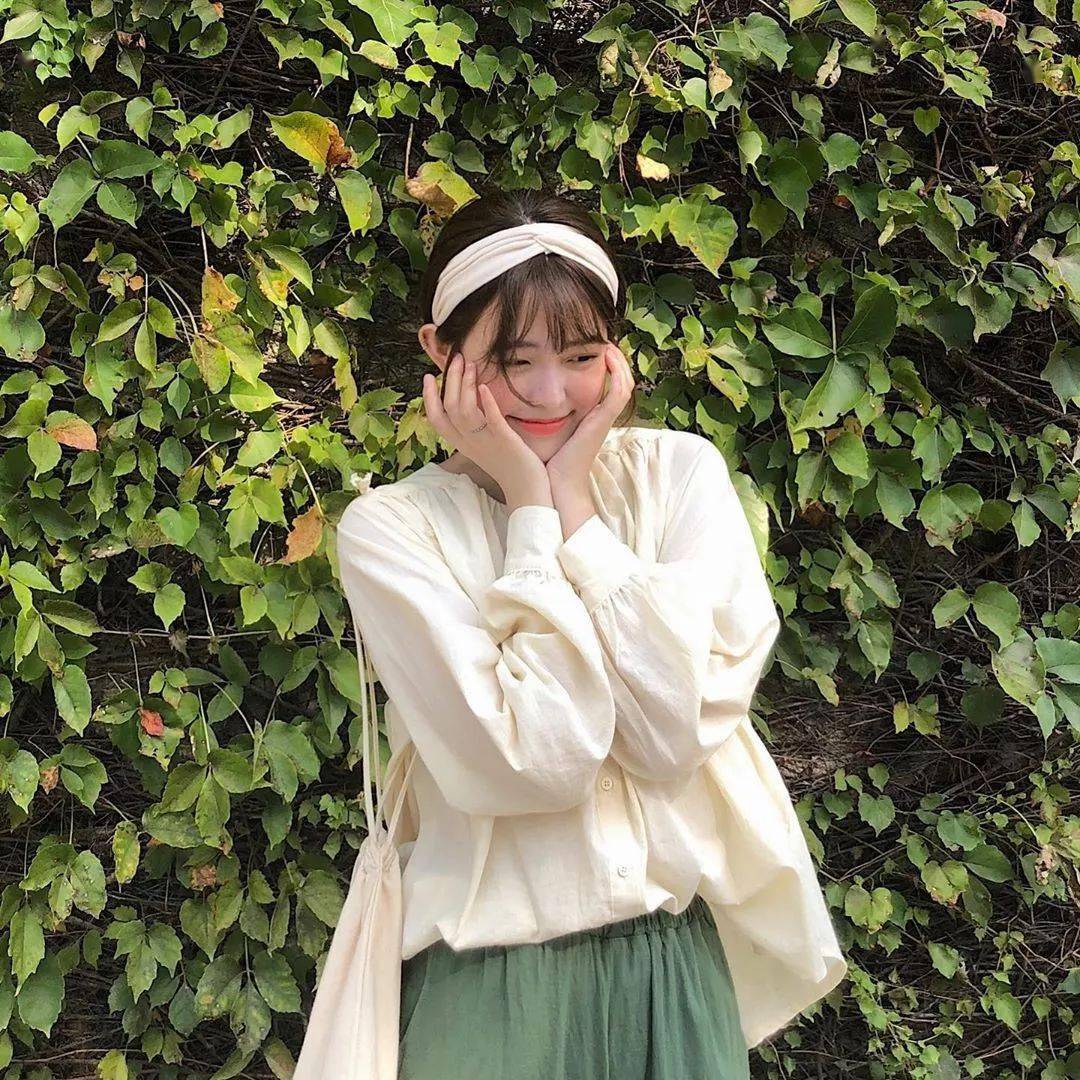 爆火的ins短发小姐姐太美了