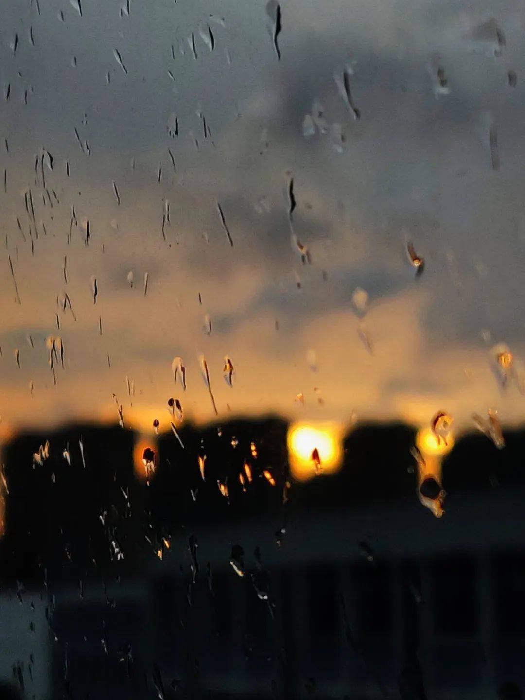 纺艺微8六月的雨是经贸写的诗