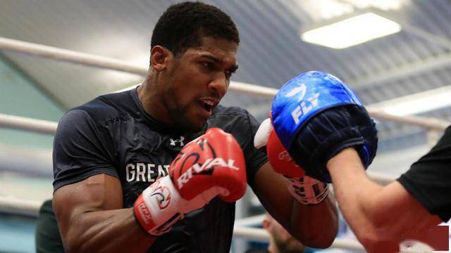 富里约书亚共同陪练认为约书亚将输掉比赛因为富里更全面