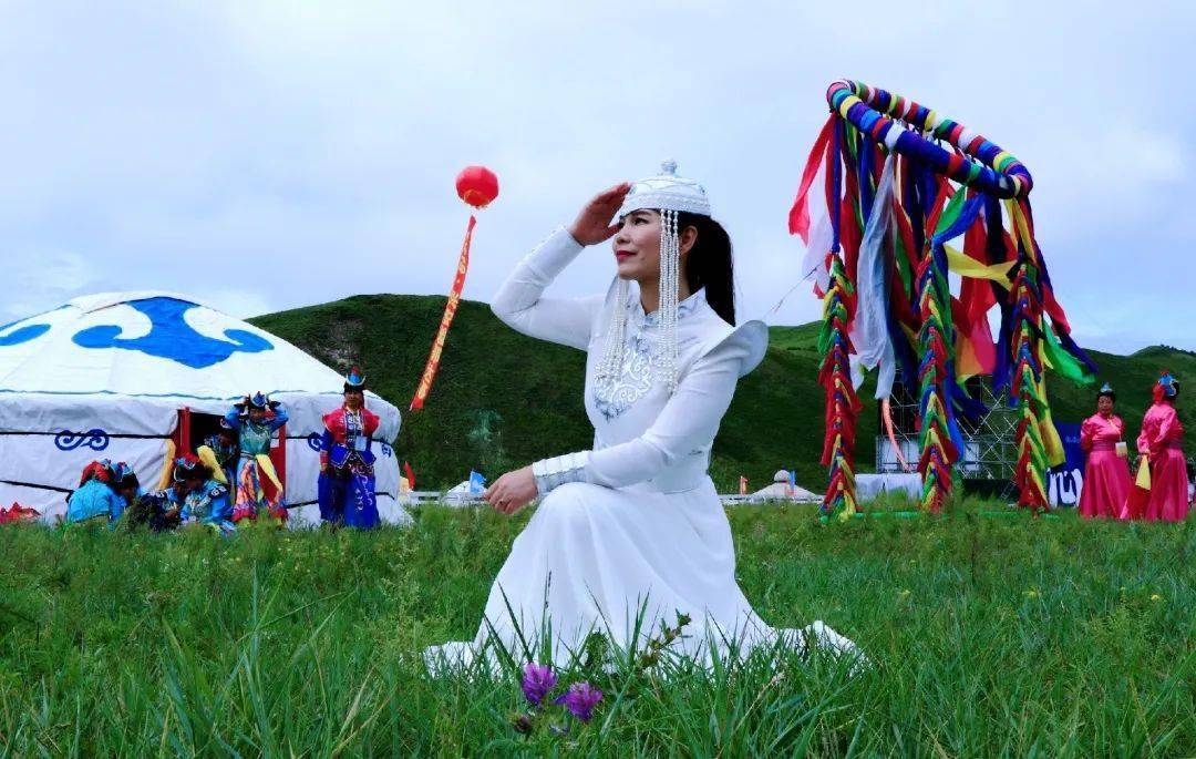 北中国诗卷刘栩慈水做的繁华组诗