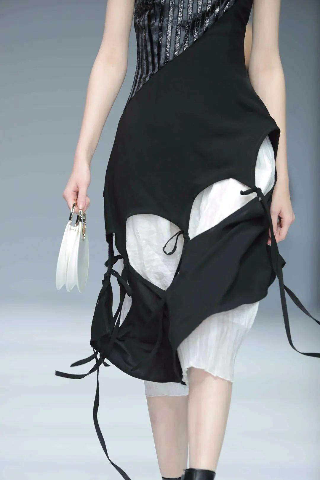 ▼设计师何义和金梦珂