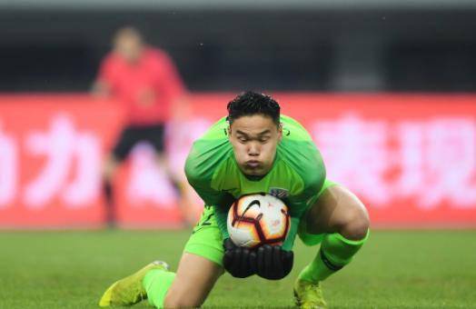 申花遭遇门将危机!陈钊受伤,曾诚手指骨裂,前天海门神试训