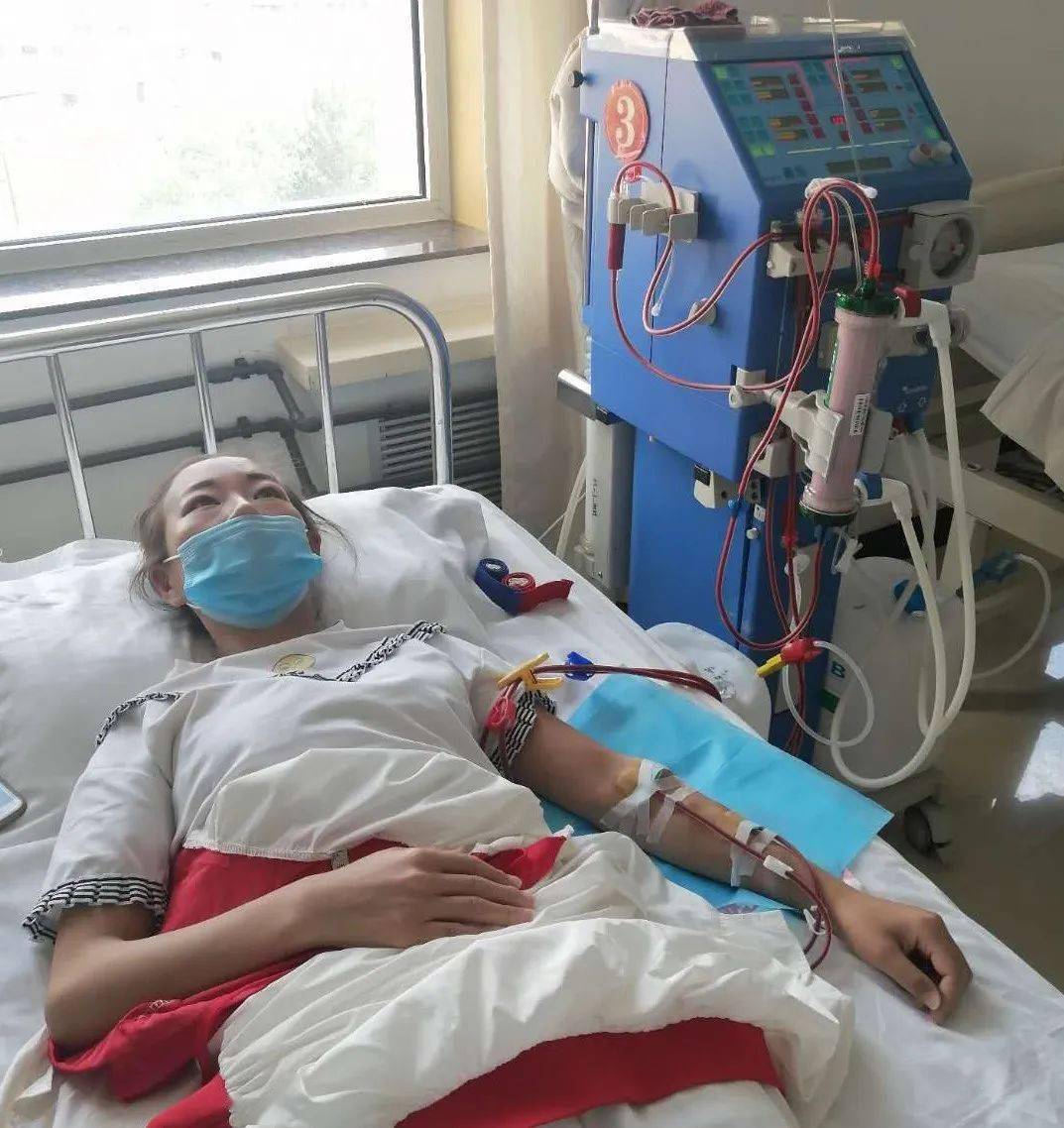 张掖:24岁尿毒症女孩 笑对病魔 自强不息