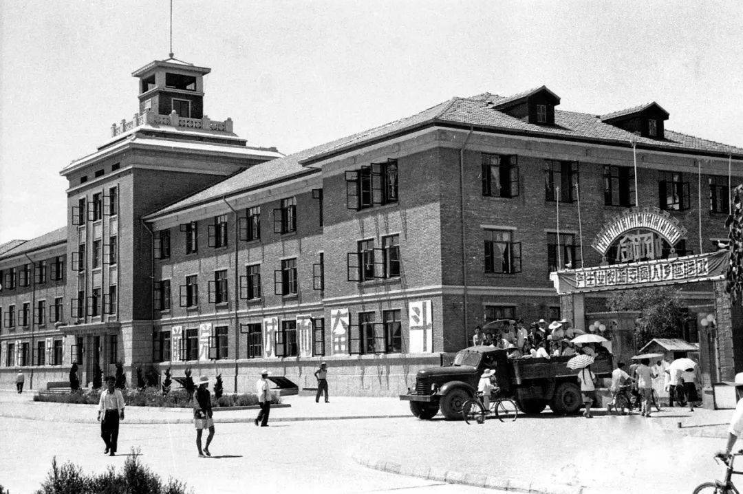 穿越了这组新老照片见证着洛阳的环境变迁