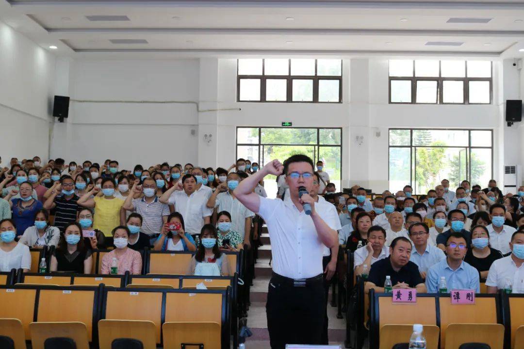 领誓教师—大南街小学教师罗仲全