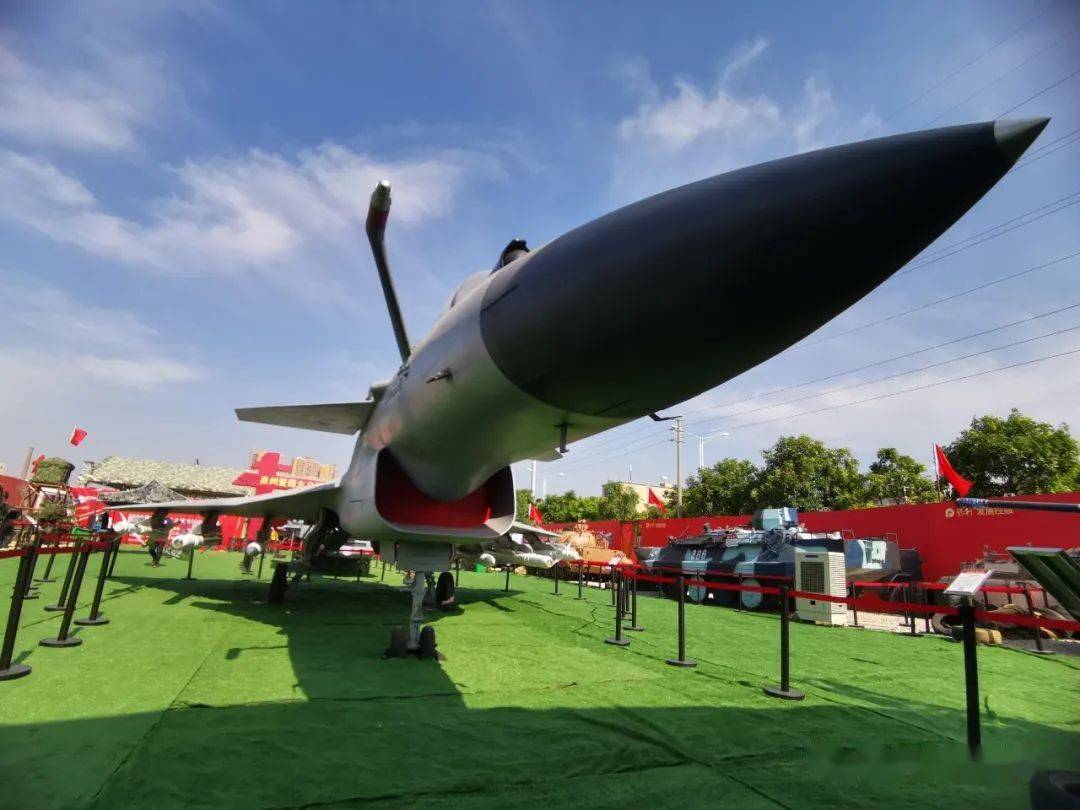 高清图今天起国防兵器展就在台商区