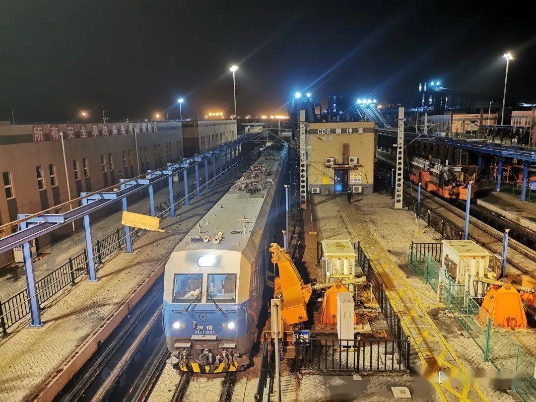 昼夜卸车40列,刷新历史记录!