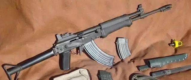 芬兰改进最成功的一款突击步枪瓦尔梅特m76