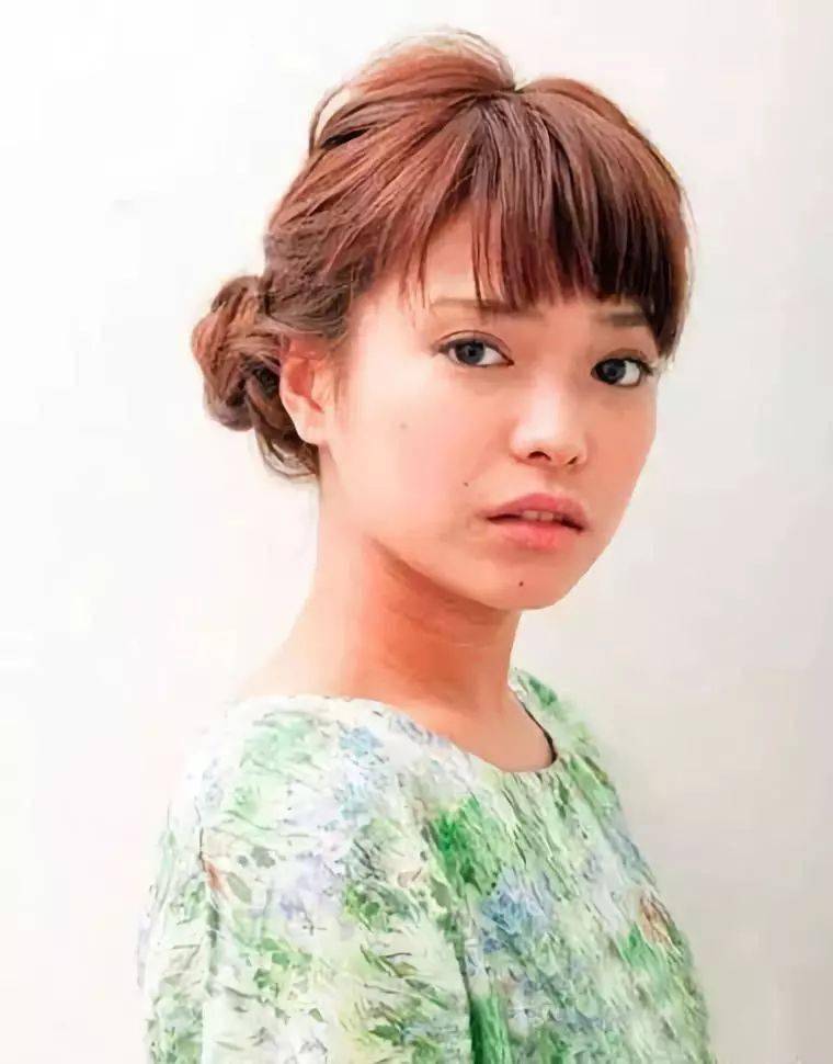 女孩最爱的一款多根蝎子辫发型,无论什么脸型,扎上回头率爆棚!_step