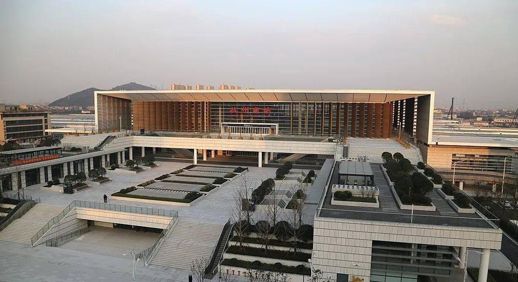 同时,金华经杭州枢纽至宁波方向的部分列车,将不再进杭州东站,直接从