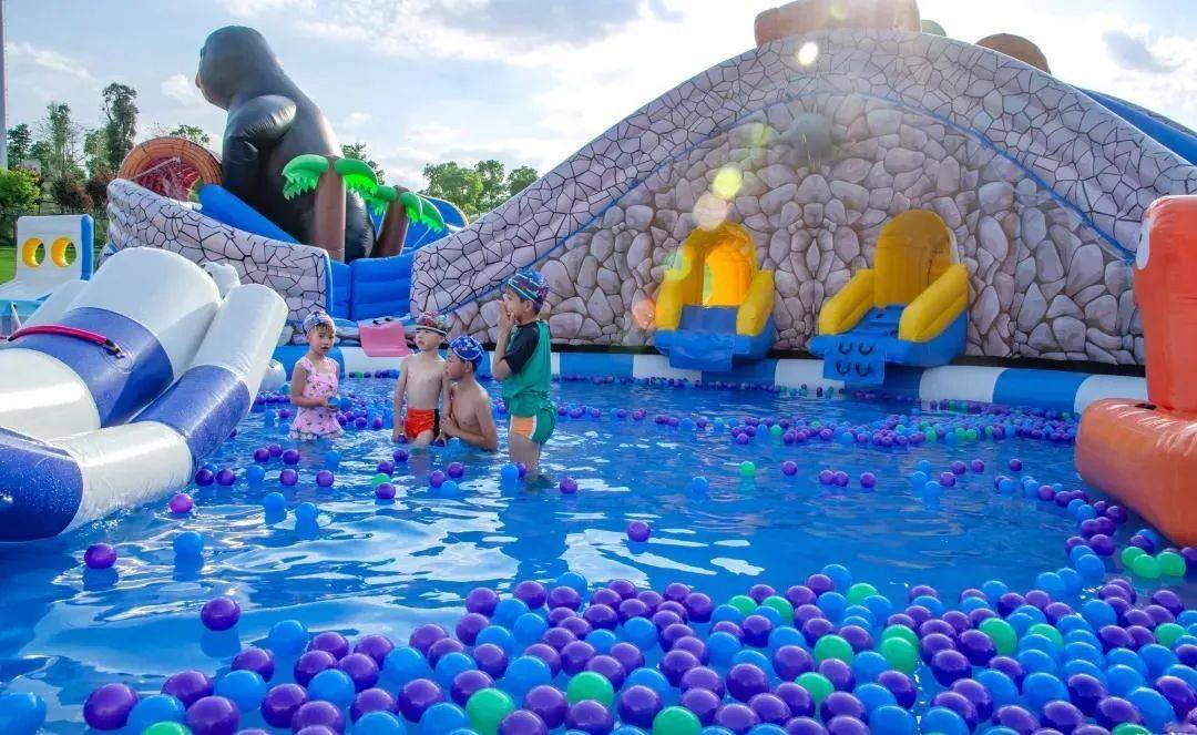 06水上足球场在这里,还可以来一场酣畅淋漓的水上足球,双脚在水上足球