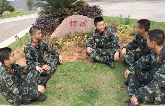 官兵政治上一律平等,这是条令法规的要求,也是正规化建设很重要的一个