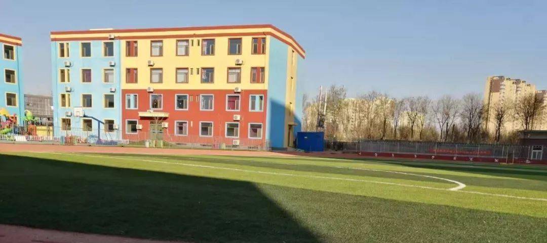 霸州市东方金子塔学校小学部1-5年级火爆招生中,名额有限,预报从速.