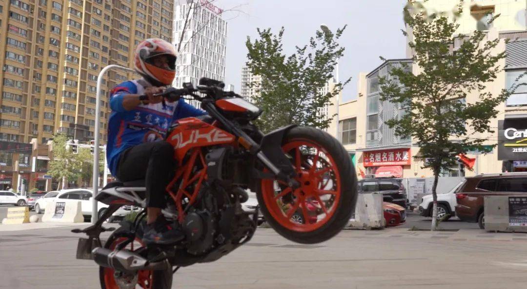 安全骑行文明风尚传奇车手扎克尔61牙克甫车友见面会