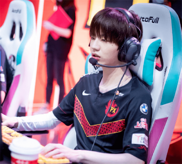 金咕咕透露新的目标如果中单能突破一个上限fpx就能跟tes分庭抗礼